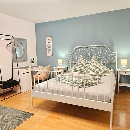 Doppelzimmer 2 I Geteiltes Bad & Kueche I Mit Dem Zug Nur 4 Min Bis Zum Hauptbahnhof Freiburg Bagian luar foto