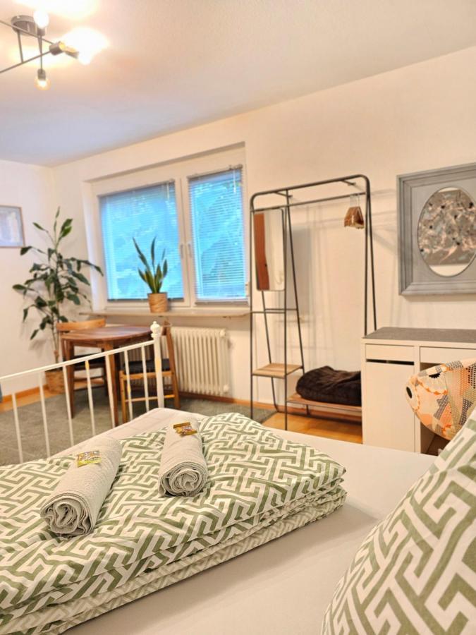 Doppelzimmer 2 I Geteiltes Bad & Kueche I Mit Dem Zug Nur 4 Min Bis Zum Hauptbahnhof Freiburg Bagian luar foto