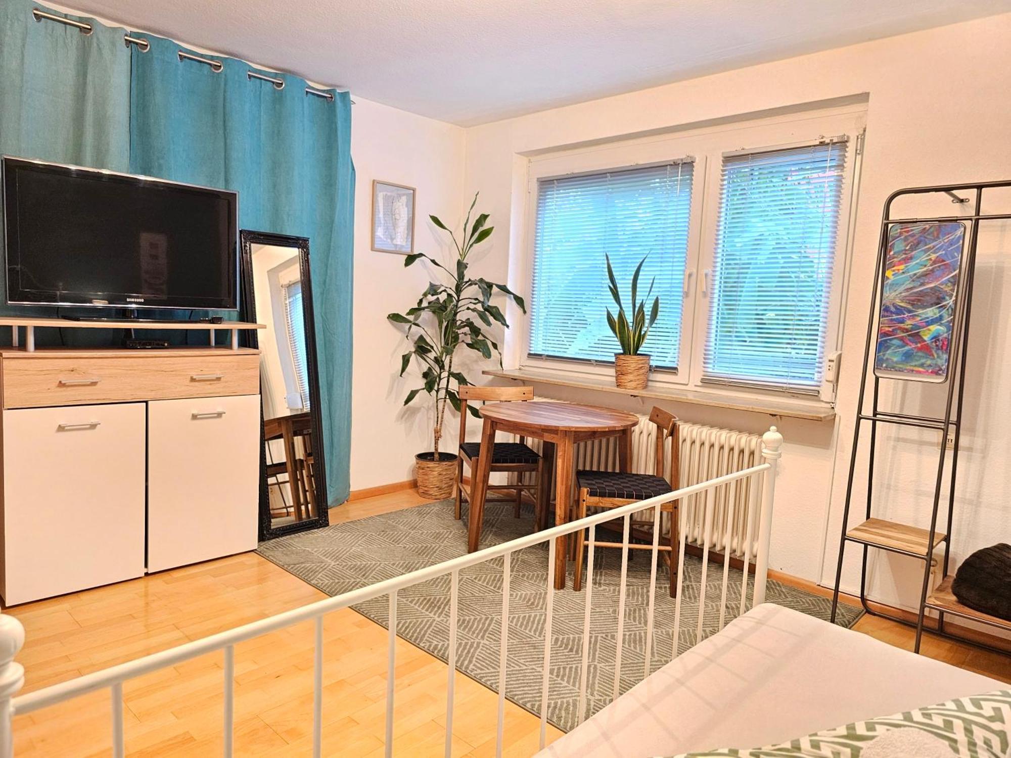 Doppelzimmer 2 I Geteiltes Bad & Kueche I Mit Dem Zug Nur 4 Min Bis Zum Hauptbahnhof Freiburg Bagian luar foto